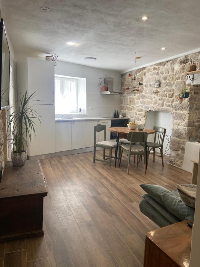 Apartman Oleandar Kaštela Buitenkant foto